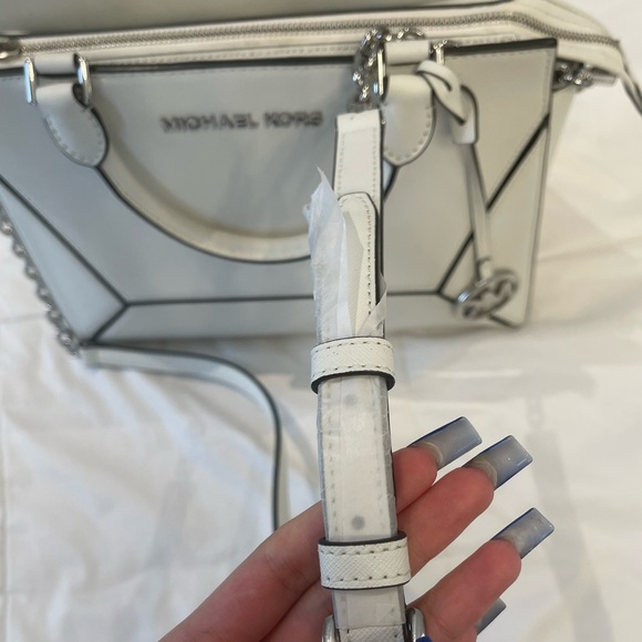 MICHEAL KORS PRISM LARGE LEATHER SATCHEL IN OPTIC WHITE - Picture 6 of 14